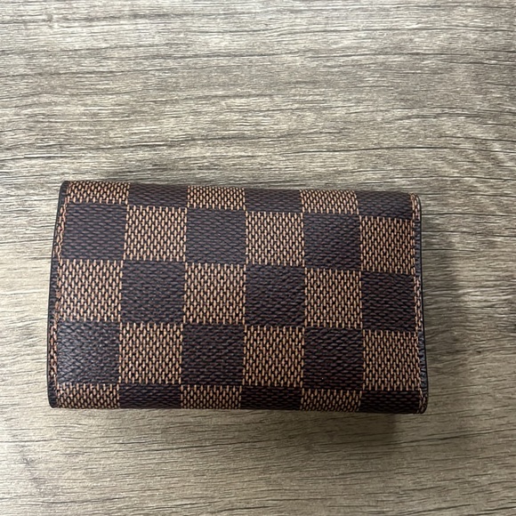 Louis Vuitton 6 key holder - Picture 6 of 10